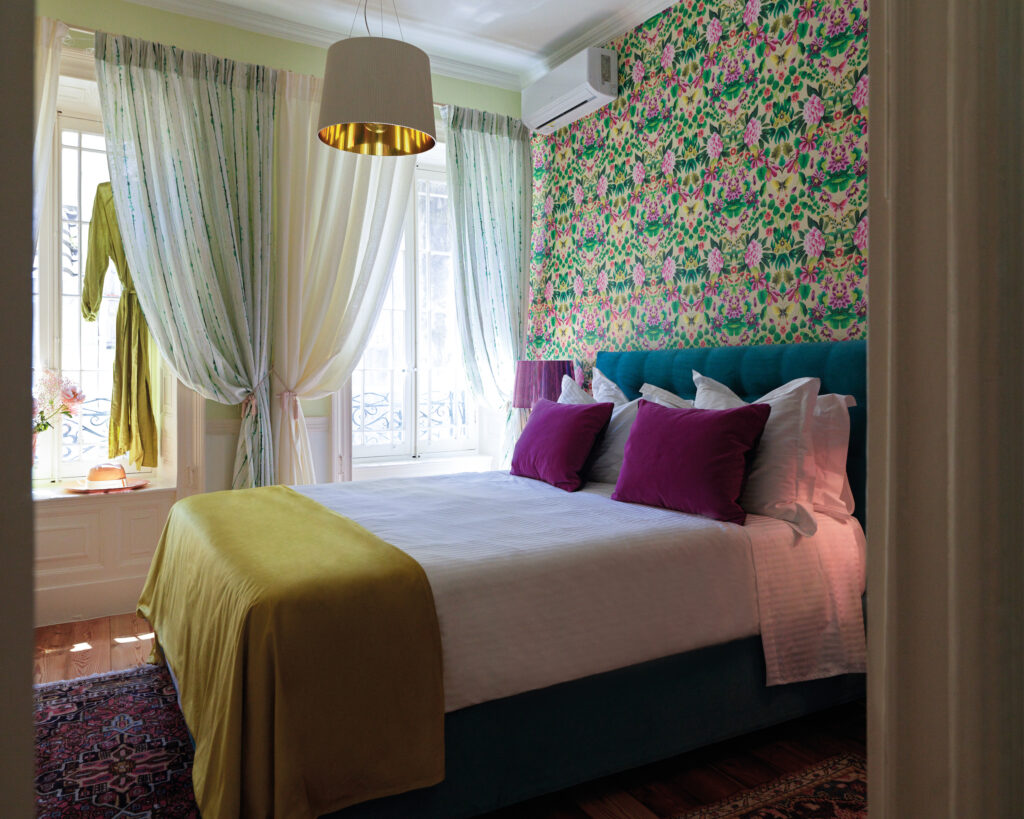 Bedroom with double bed